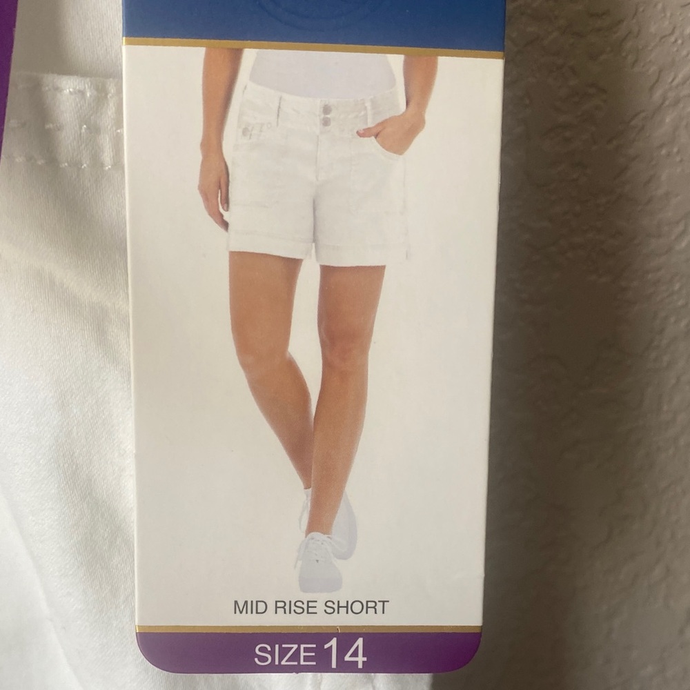 Dakota Blue Womens Stretch Mid Rise Short Sz:14 or 16 white (CLOSET CLEAR OUT) - Picture 5 of 7